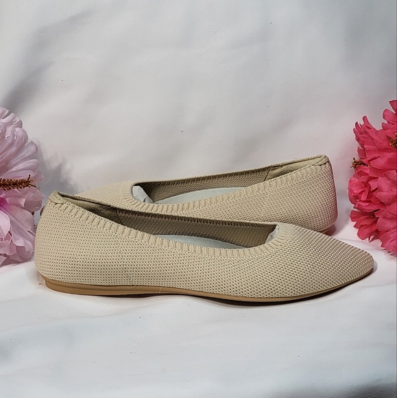 Arromic Women's NIB Nude Pointy Toe Ballet Slip On Flexible Flat Shoes Size 6.5 - Picture 10 of 12